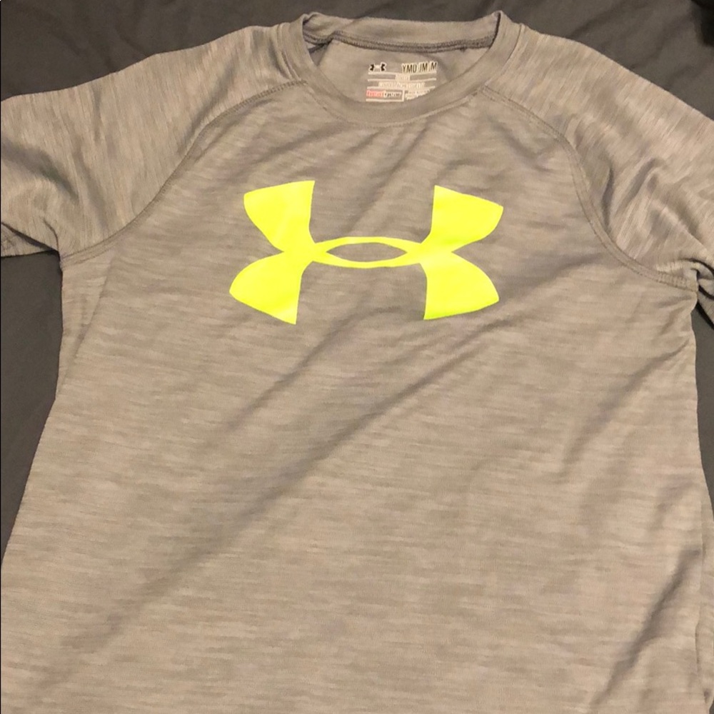 Boys Under Amour (heat gear) shirt YMD